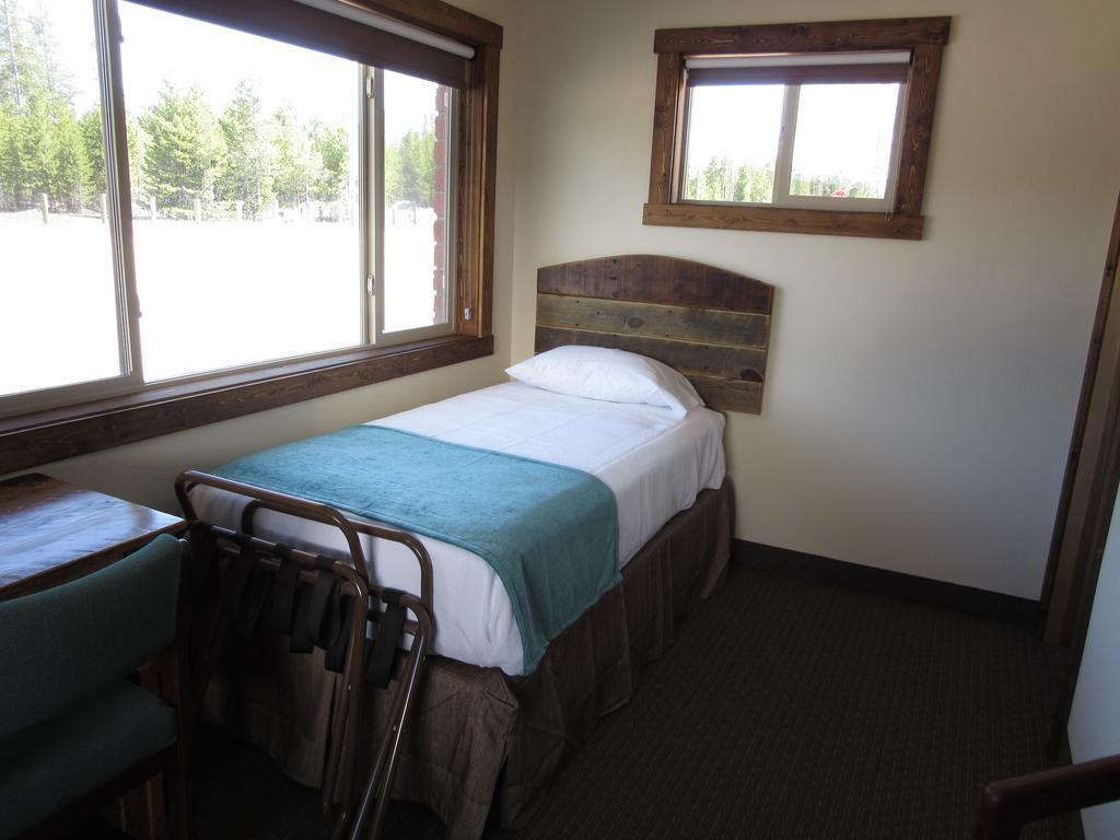 Al'S Westward Ho Motel West Yellowstone Exterior photo